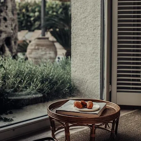 Bernadet ホテル *