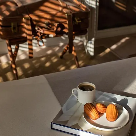 Bernadet ホテル *