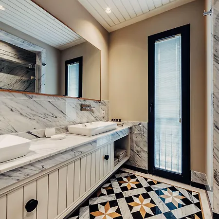 Bernadet * ألاتشاتي