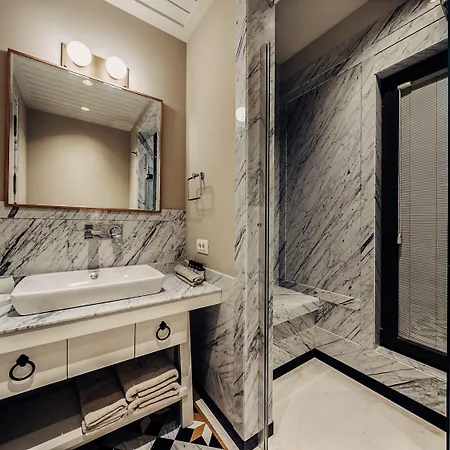 Bernadet * ألاتشاتي