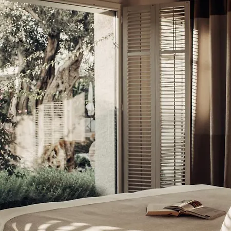 Bernadet فندق ألاتشاتي