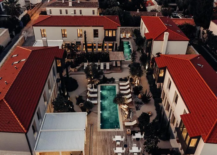 Bernadet Hotel *